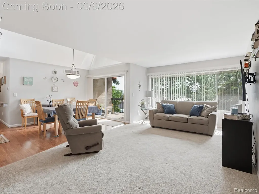 1975 Klingensmith Road Bloomfield Hills City MI 48302