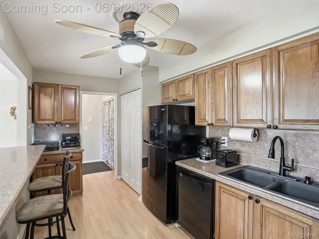 1975 Klingensmith Road Bloomfield Hills City MI 48302