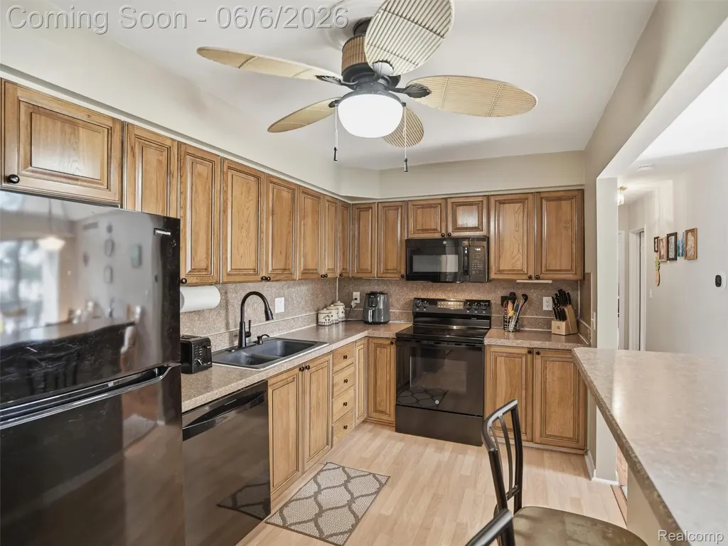 1975 Klingensmith Road Bloomfield Hills City MI 48302