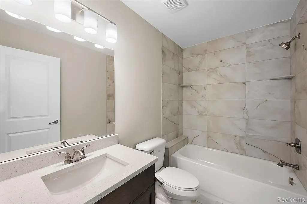 18901 Via Firenze Drive Macomb Township MI 48044