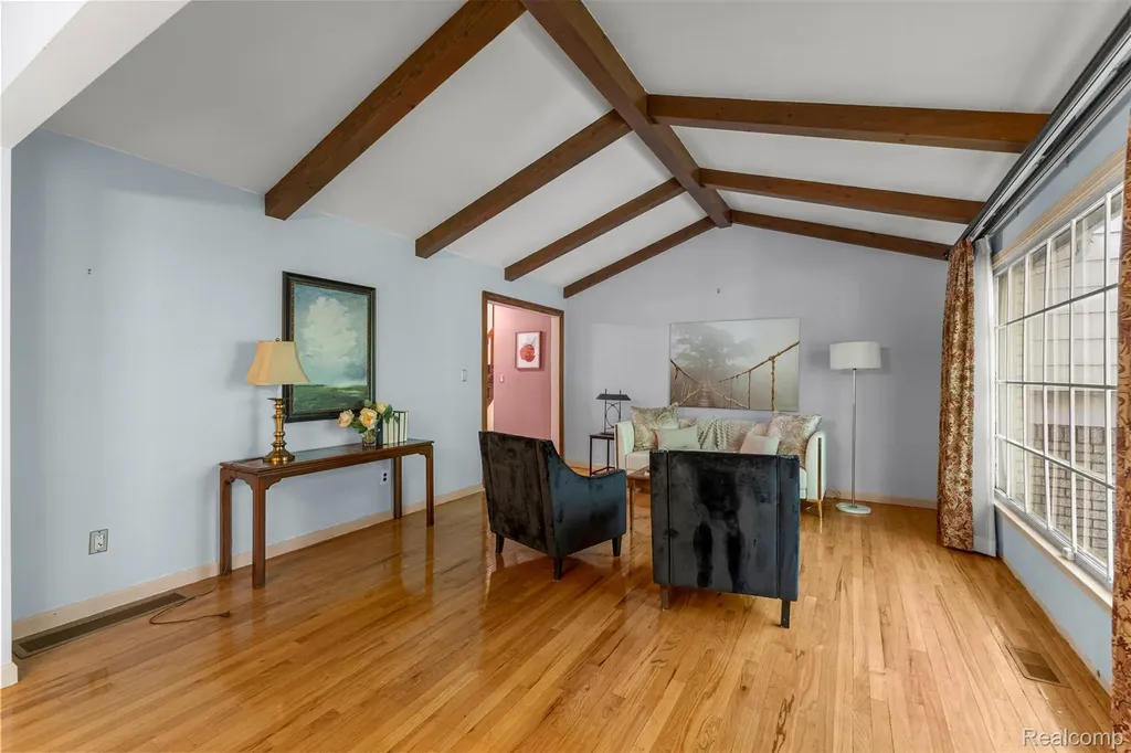 21257 Woodfarm Drive Farmington Hills City MI 48167