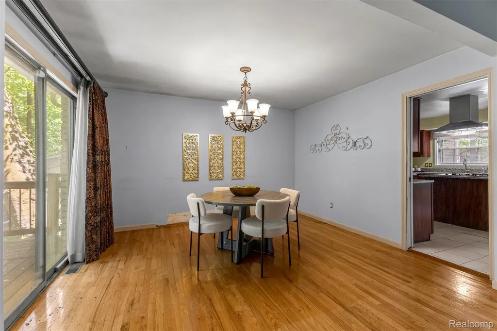 21257 Woodfarm Drive Farmington Hills City MI 48167