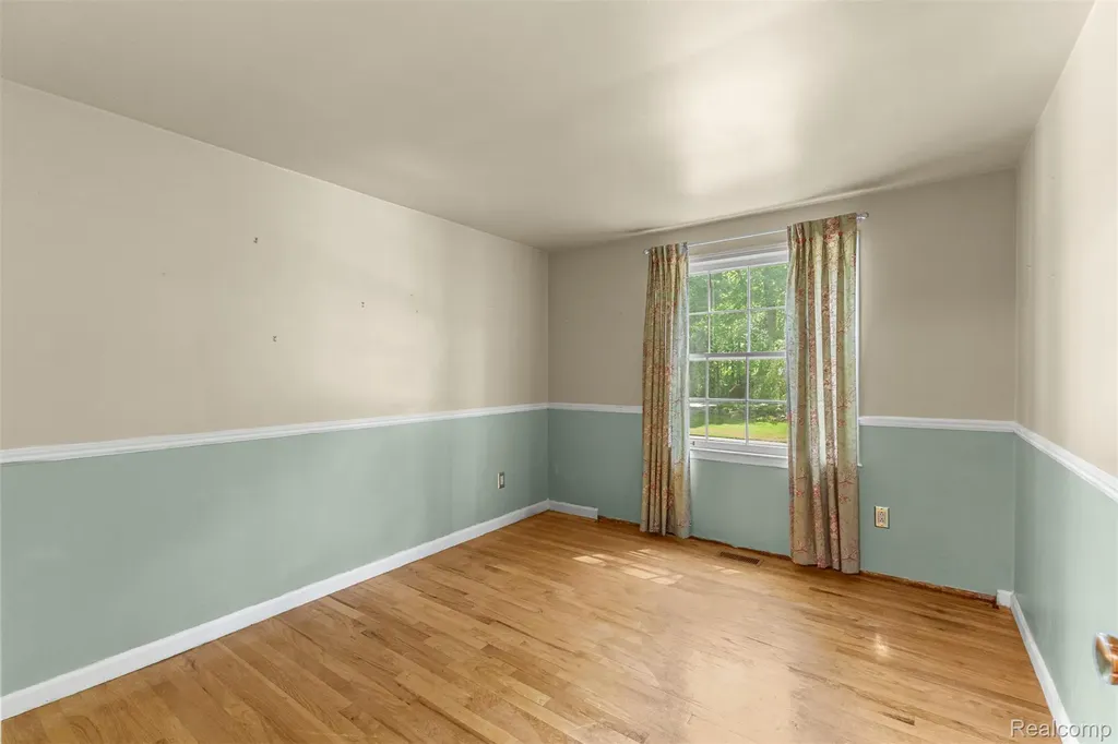 21257 Woodfarm Drive Farmington Hills City MI 48167