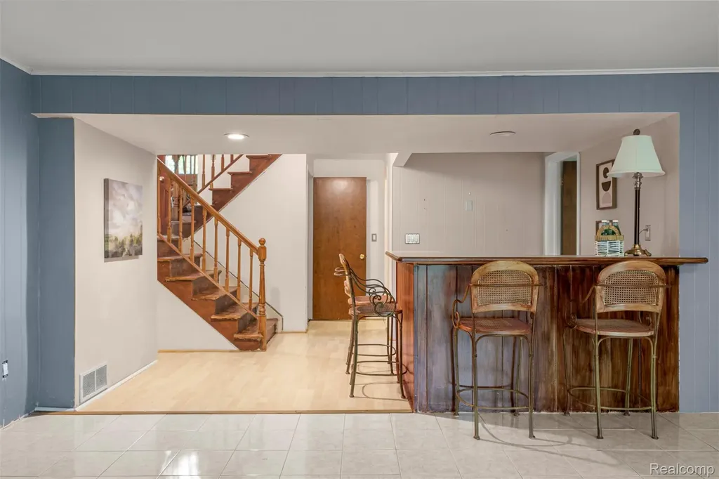 21257 Woodfarm Drive Farmington Hills City MI 48167