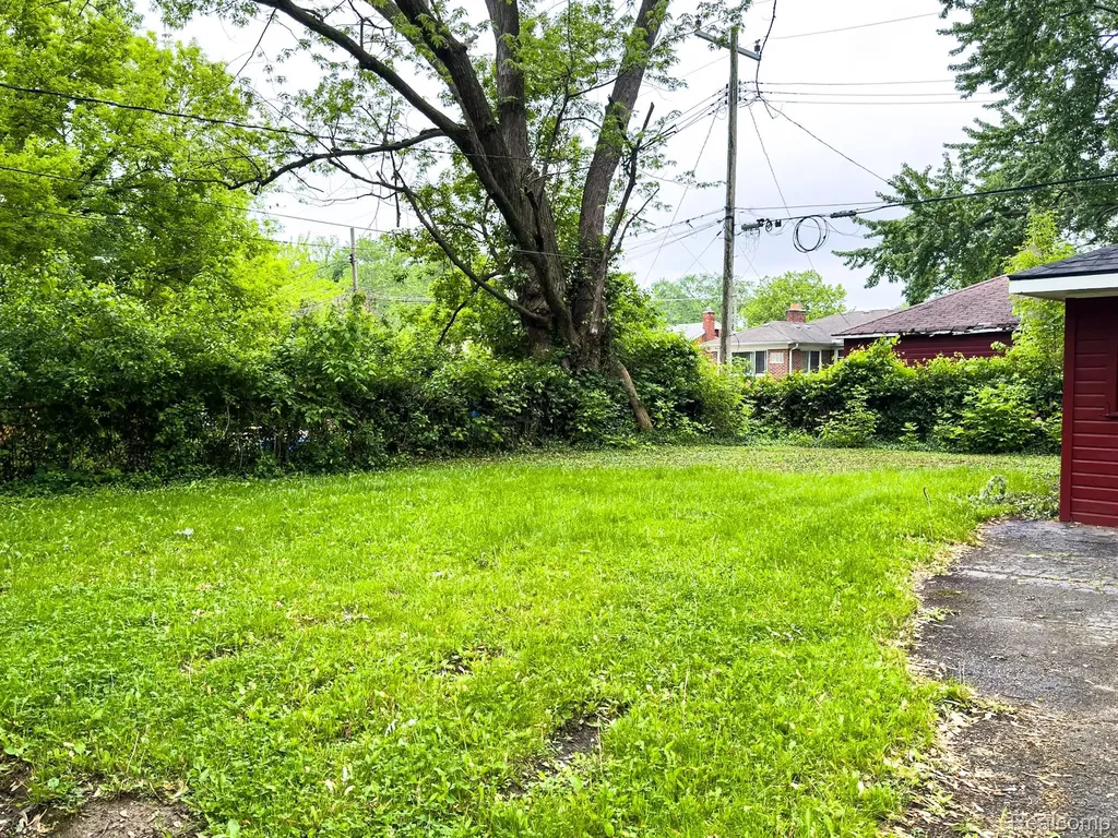 24221 Cloverlawn Street Oak Park City MI 48237