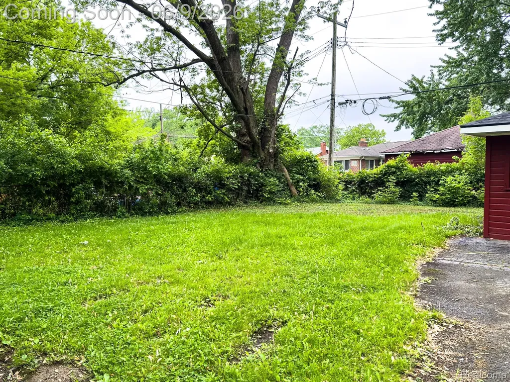 24221 Cloverlawn Street Oak Park City MI 48237