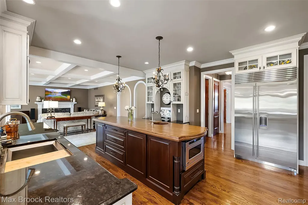 4975 Crestone Way Oakland Charter Township MI 48306