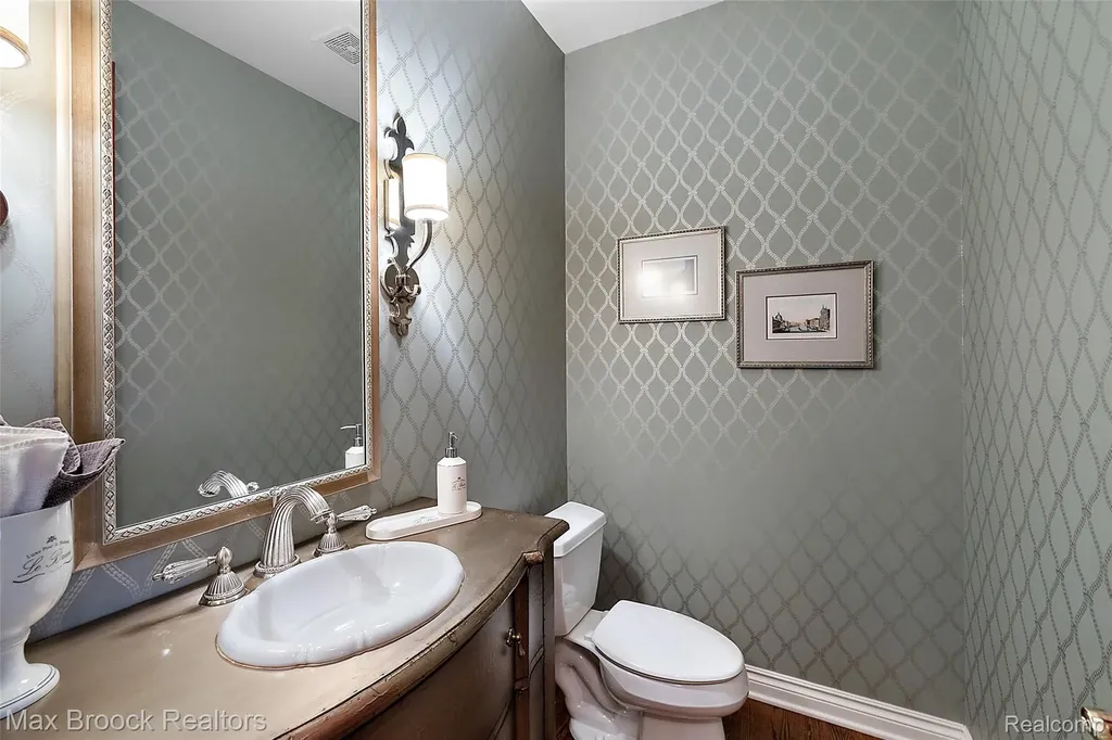 4975 Crestone Way Oakland Charter Township MI 48306