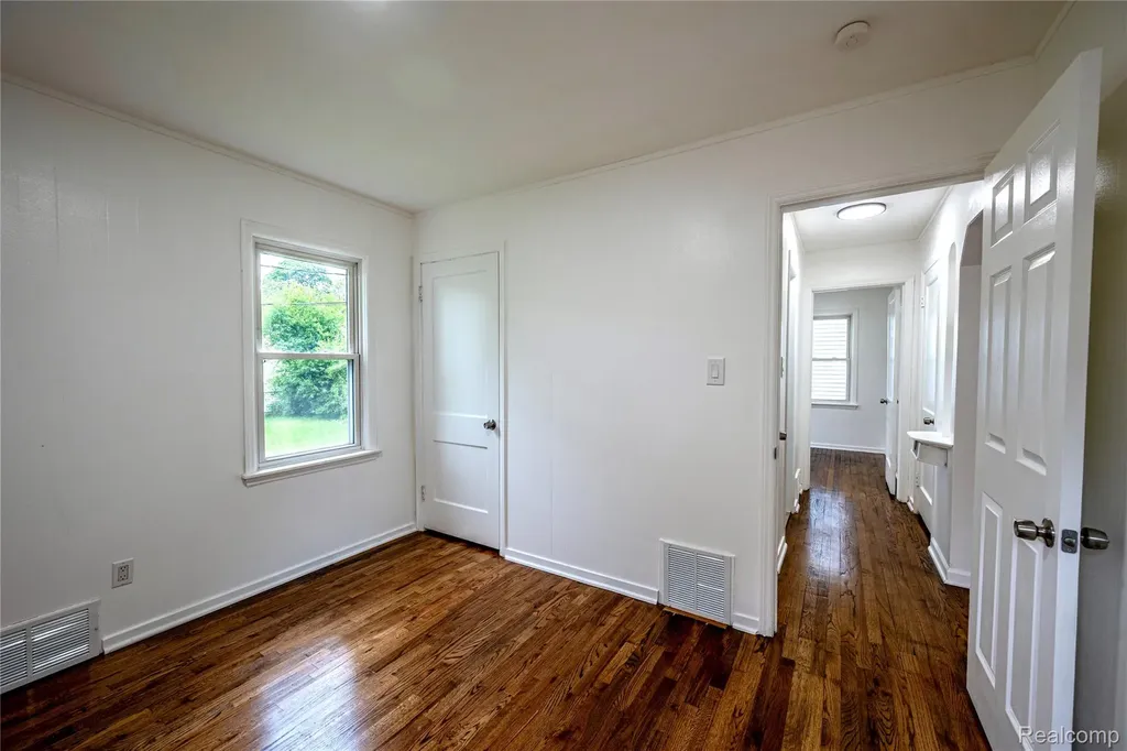 13680 Borgman Street Oak Park City MI 48237