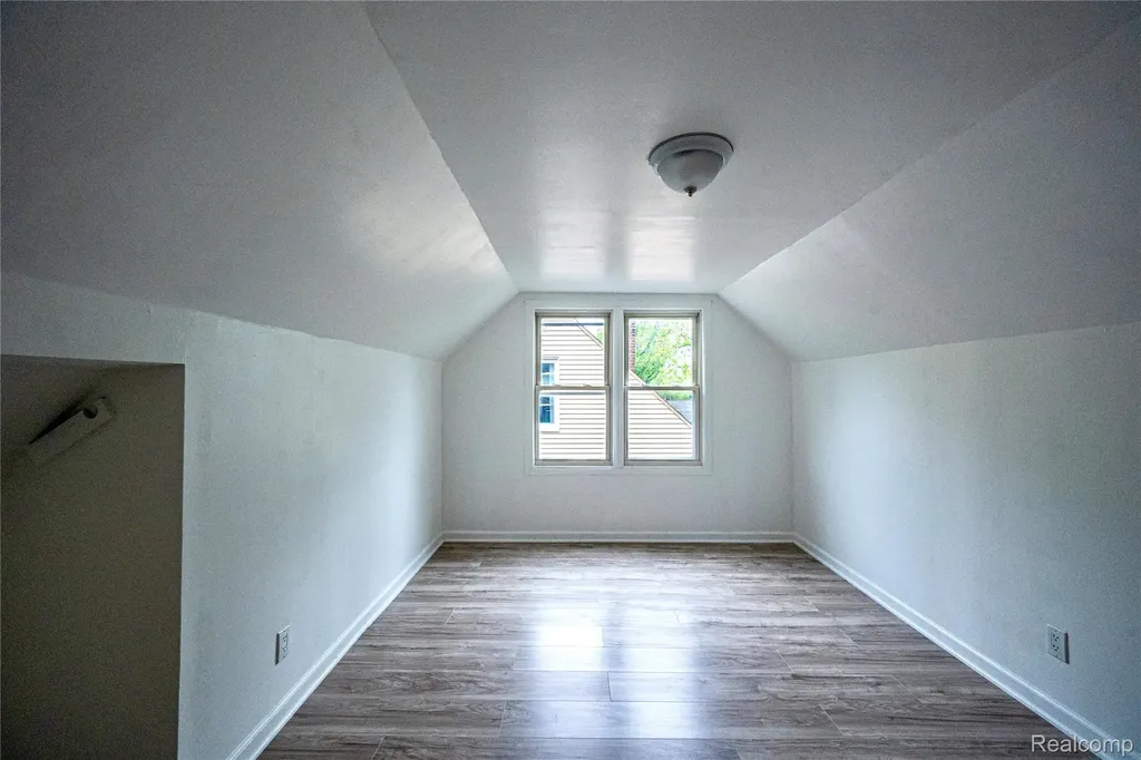 13680 Borgman Street Oak Park City MI 48237