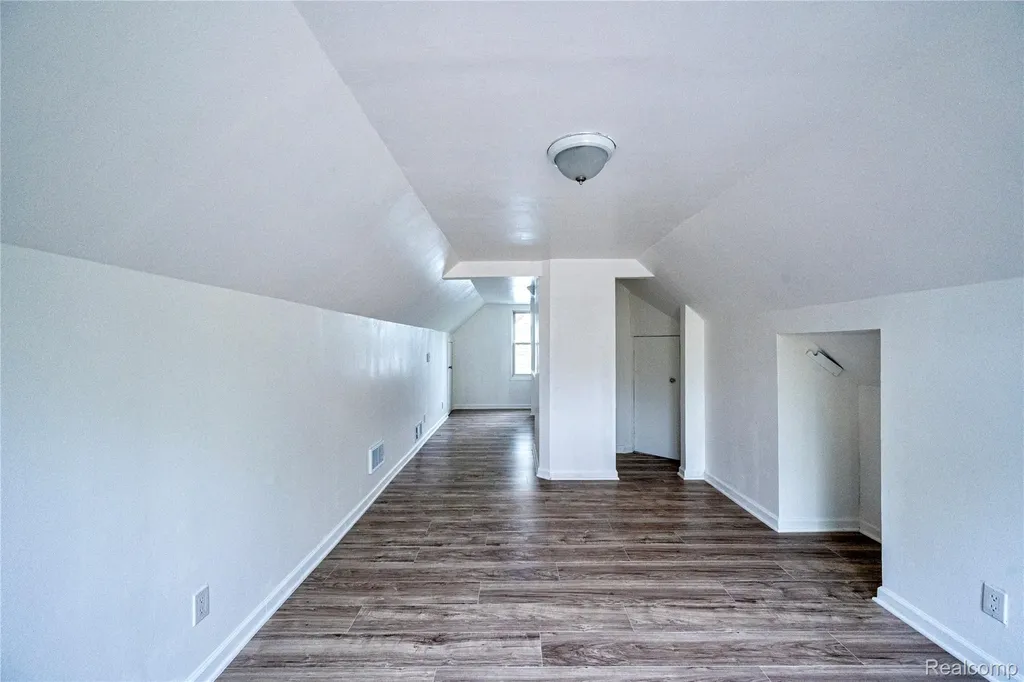 13680 Borgman Street Oak Park City MI 48237