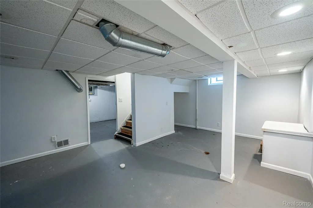 13680 Borgman Street Oak Park City MI 48237