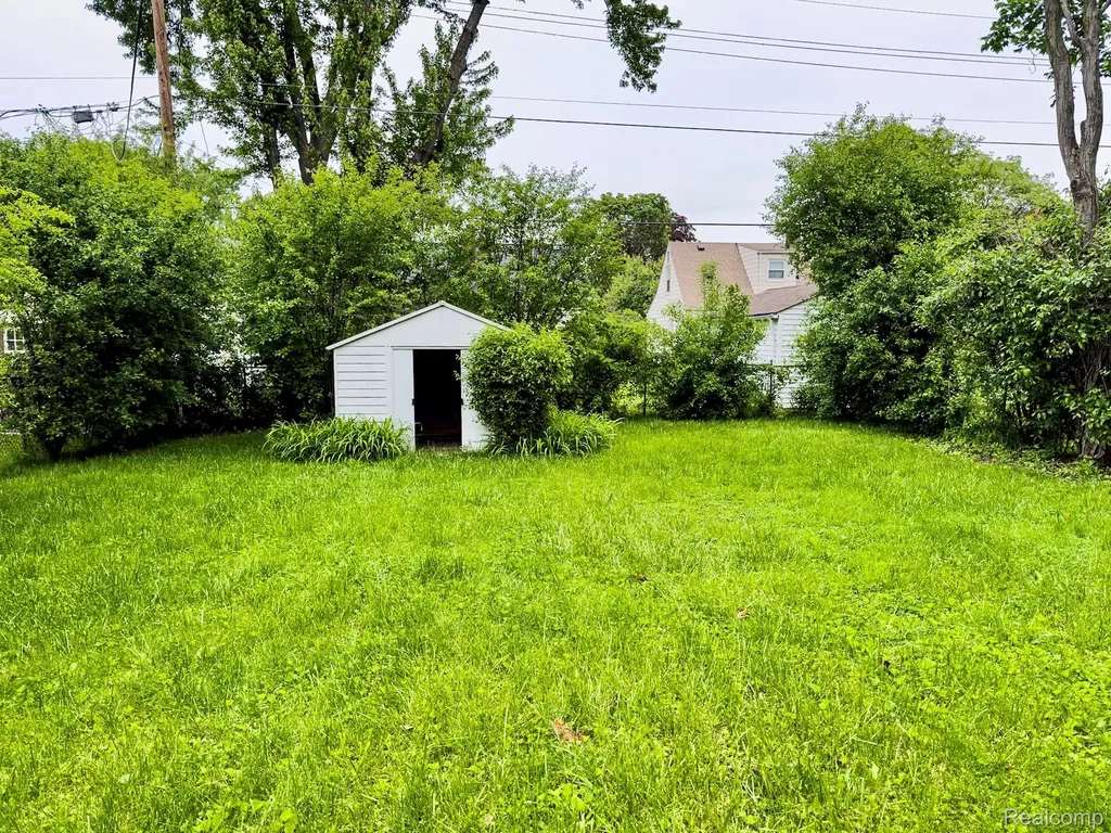13680 Borgman Street Oak Park City MI 48237
