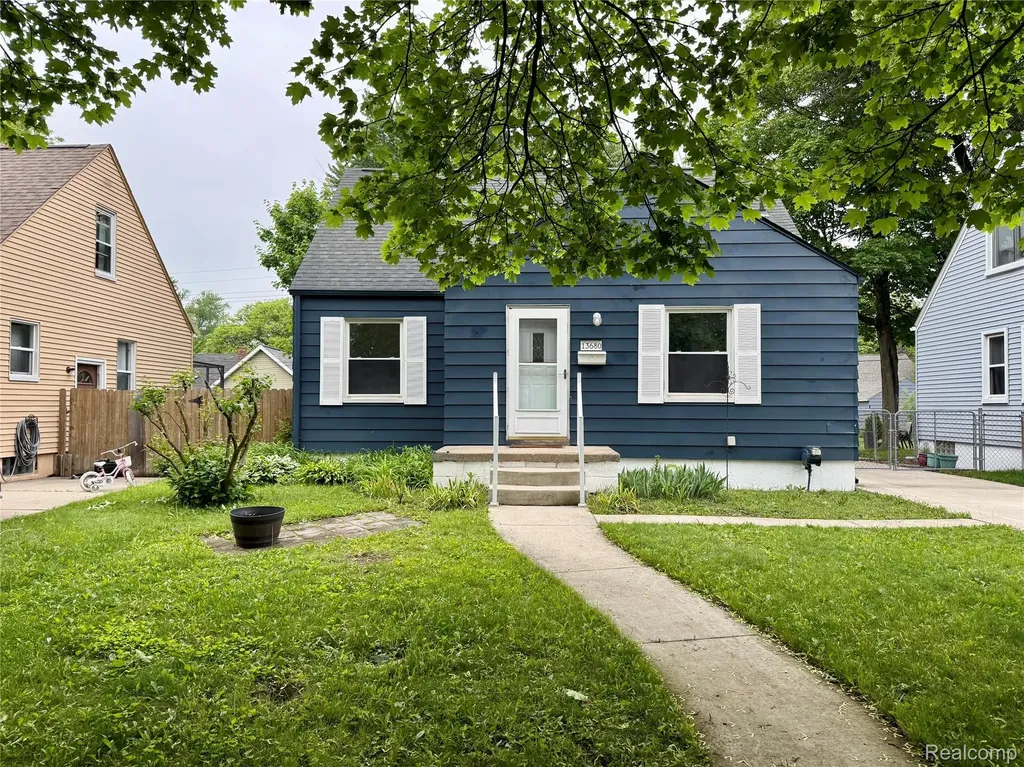 13680 Borgman Street Oak Park City MI 48237