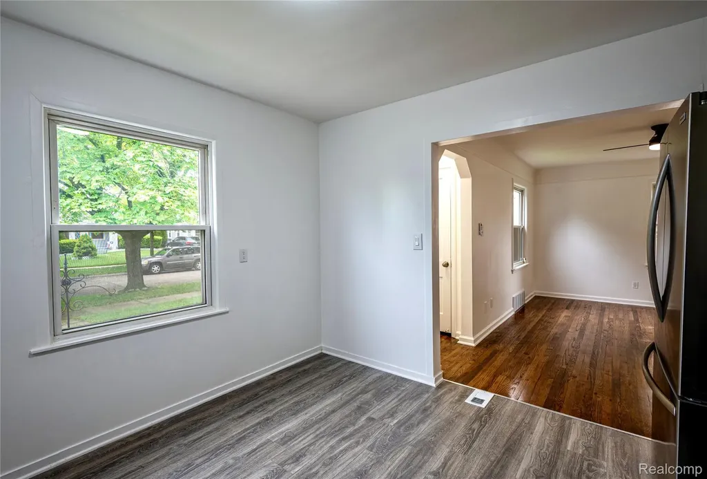 13680 Borgman Street Oak Park City MI 48237