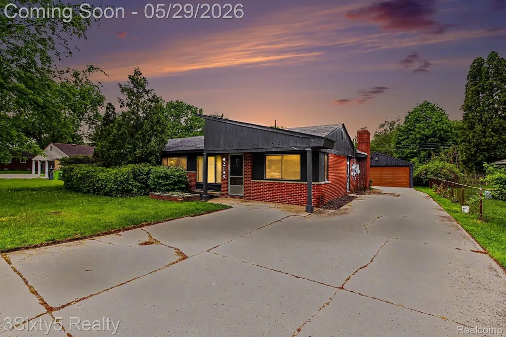 2198 Saint Joseph Street West Bloomfield Charter Township MI 48324