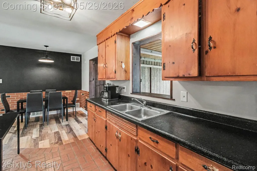 2198 Saint Joseph Street West Bloomfield Charter Township MI 48324