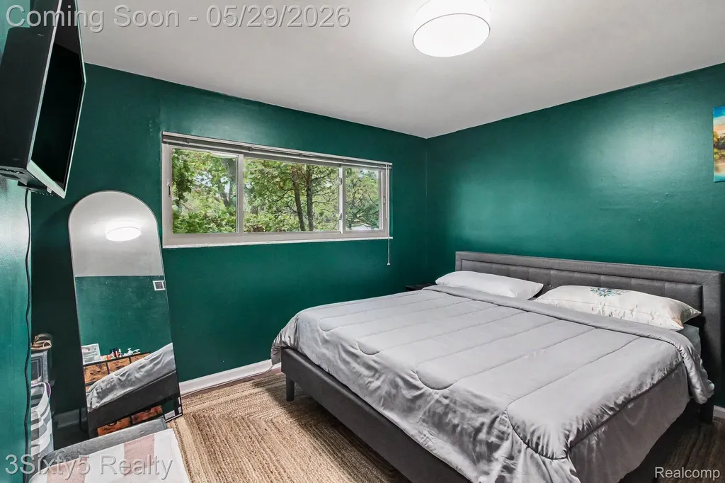 2198 Saint Joseph Street West Bloomfield Charter Township MI 48324