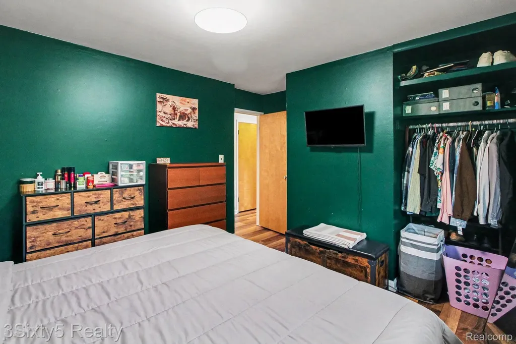 2198 Saint Joseph Street West Bloomfield Charter Township MI 48324