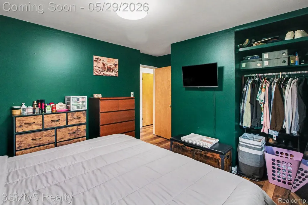 2198 Saint Joseph Street West Bloomfield Charter Township MI 48324