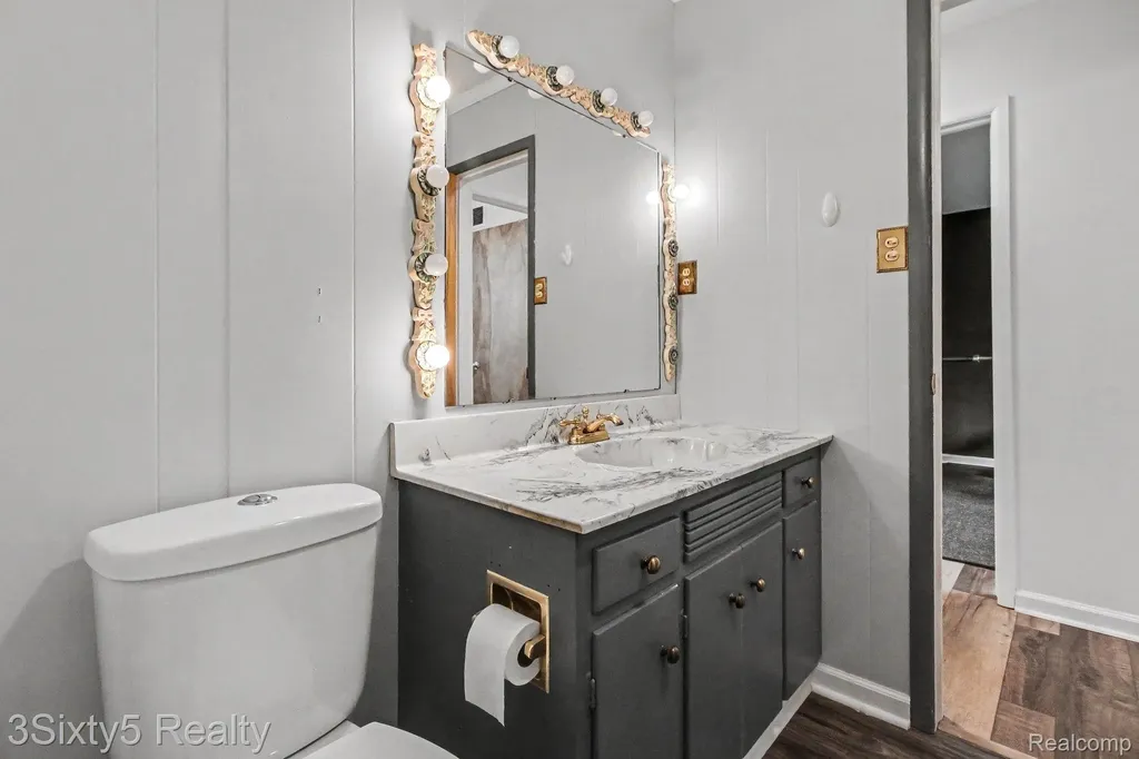 2198 Saint Joseph Street West Bloomfield Charter Township MI 48324