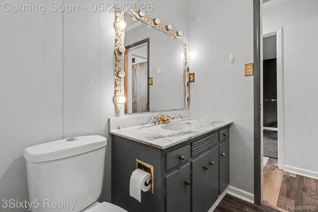 2198 Saint Joseph Street West Bloomfield Charter Township MI 48324