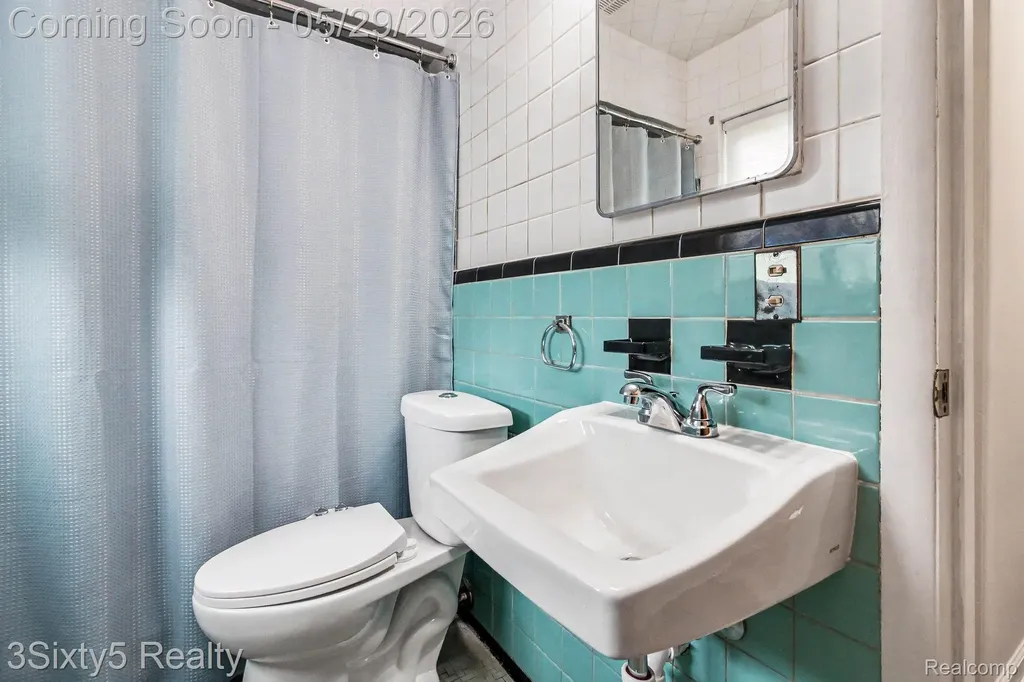 2198 Saint Joseph Street West Bloomfield Charter Township MI 48324