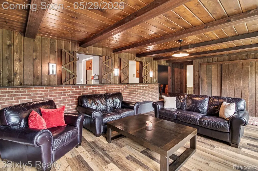 2198 Saint Joseph Street West Bloomfield Charter Township MI 48324