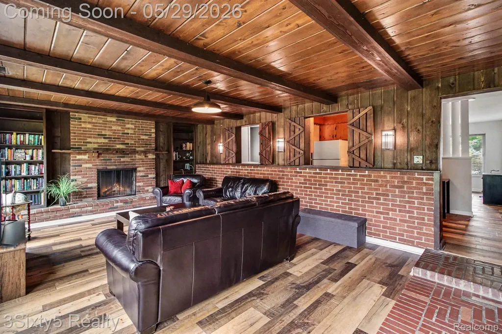 2198 Saint Joseph Street West Bloomfield Charter Township MI 48324
