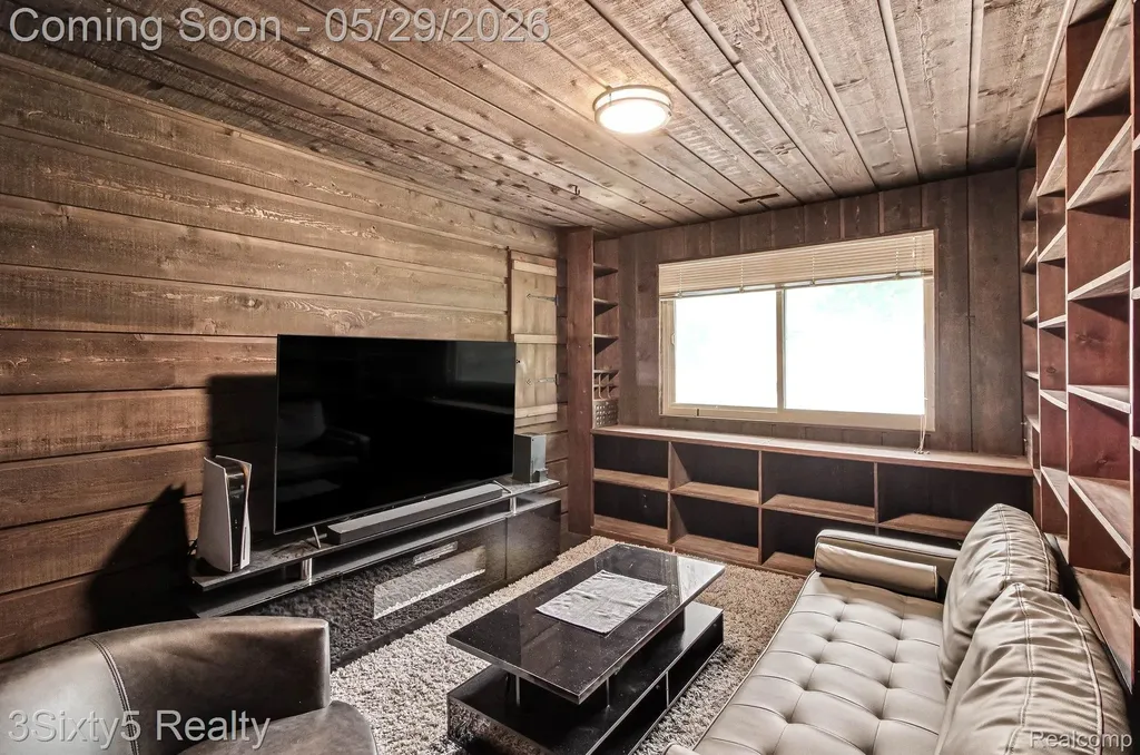2198 Saint Joseph Street West Bloomfield Charter Township MI 48324