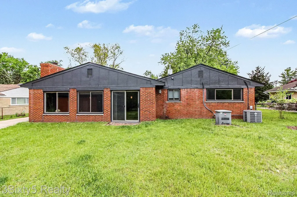 2198 Saint Joseph Street West Bloomfield Charter Township MI 48324