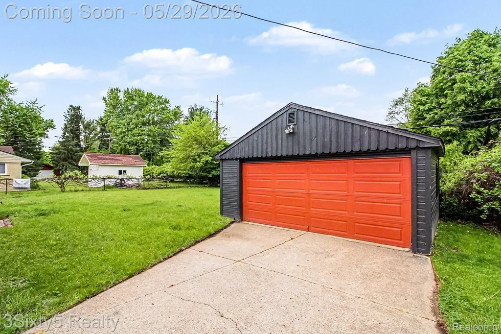 2198 Saint Joseph Street West Bloomfield Charter Township MI 48324
