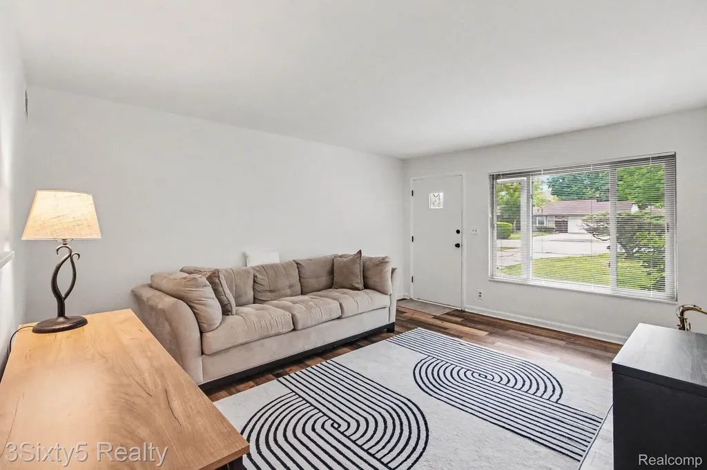 2198 Saint Joseph Street West Bloomfield Charter Township MI 48324