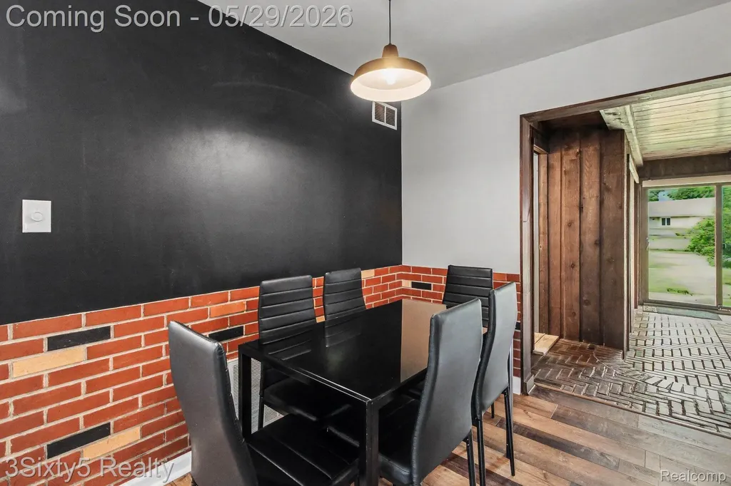 2198 Saint Joseph Street West Bloomfield Charter Township MI 48324