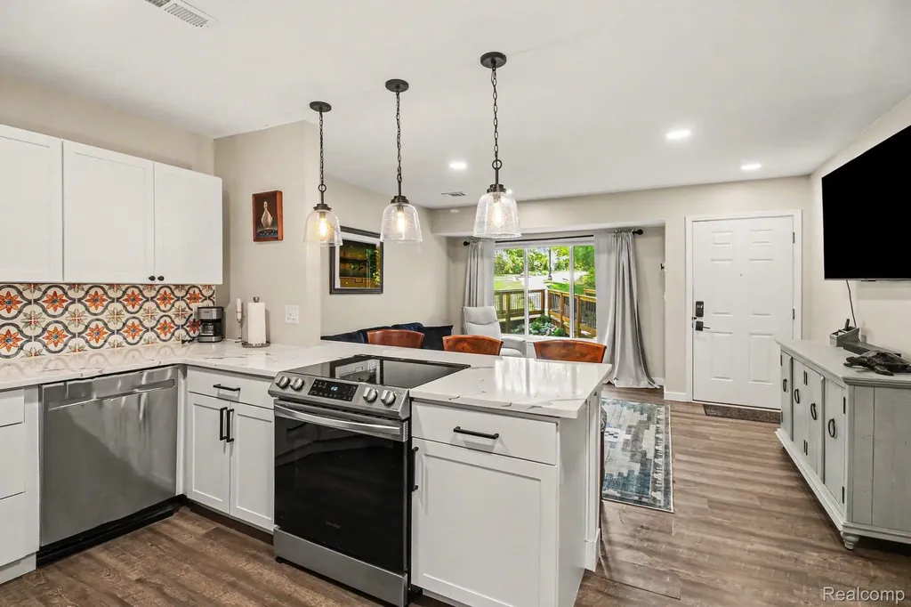 851 Union Street Milford Village MI 48381