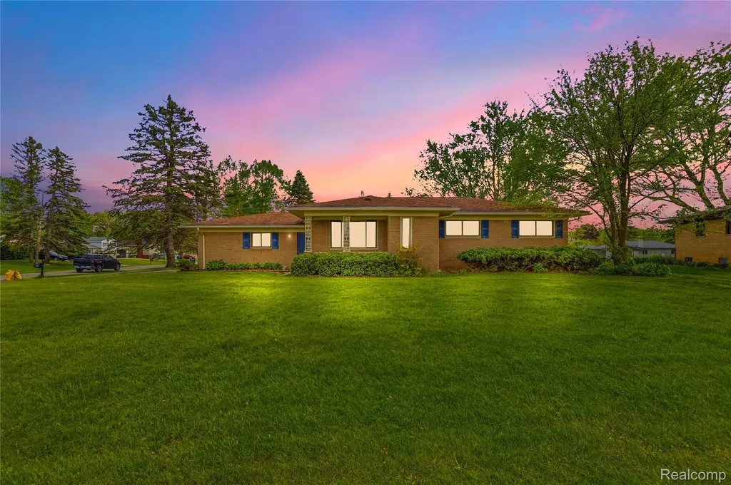 3129 Beacham Drive Waterford Charter Township MI 48329