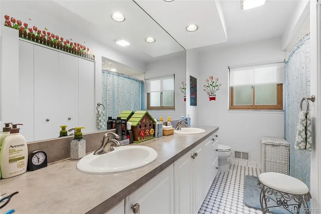 3129 Beacham Drive Waterford Charter Township MI 48329