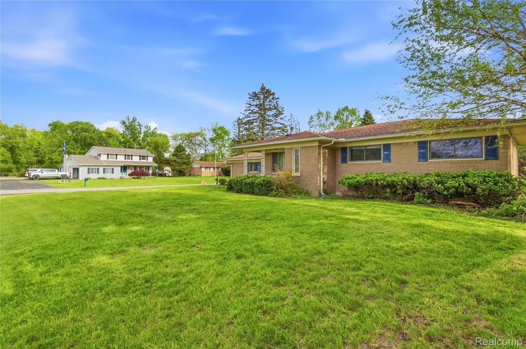 3129 Beacham Drive Waterford Charter Township MI 48329