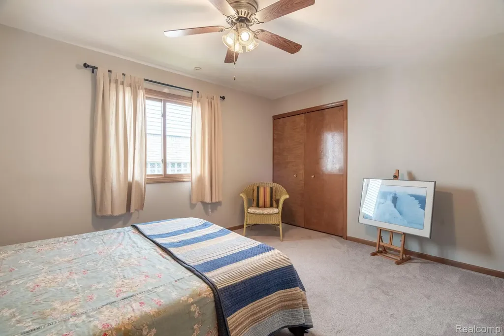 6821 Carriage Creek Drive Washington Township MI 48094