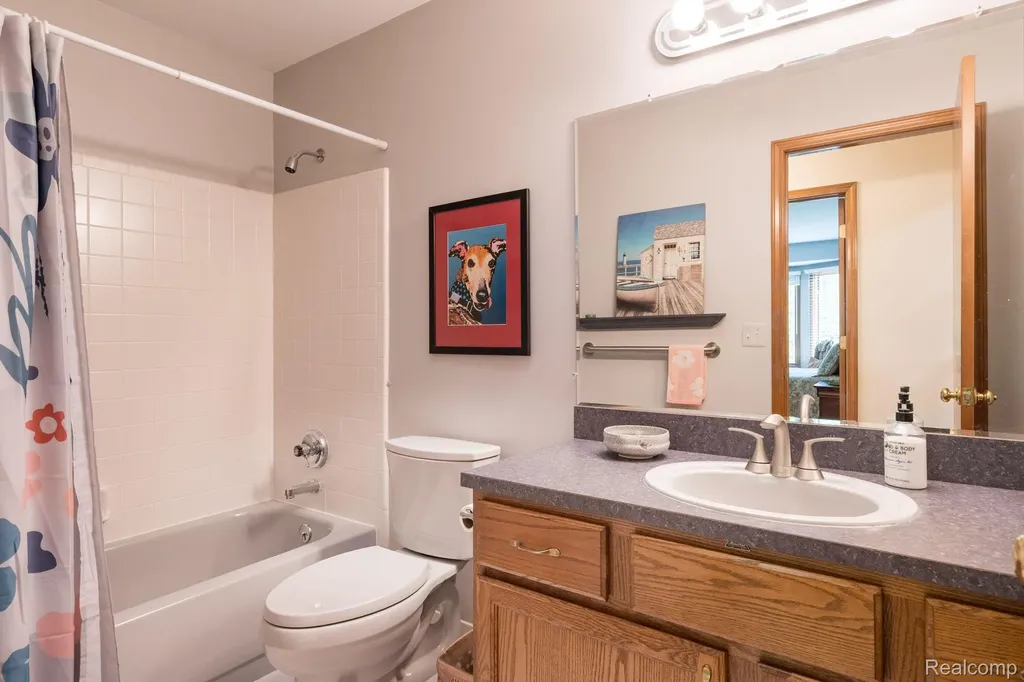 6821 Carriage Creek Drive Washington Township MI 48094
