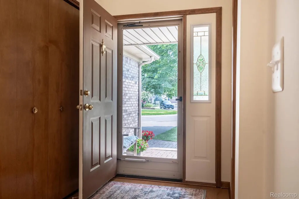 6821 Carriage Creek Drive Washington Township MI 48094