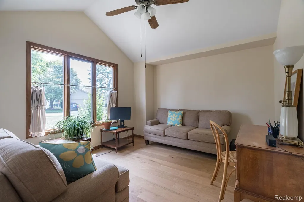 6821 Carriage Creek Drive Washington Township MI 48094