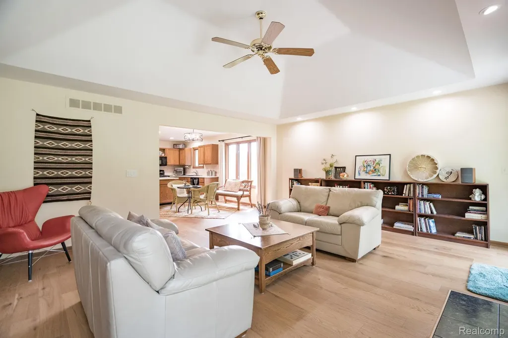 6821 Carriage Creek Drive Washington Township MI 48094