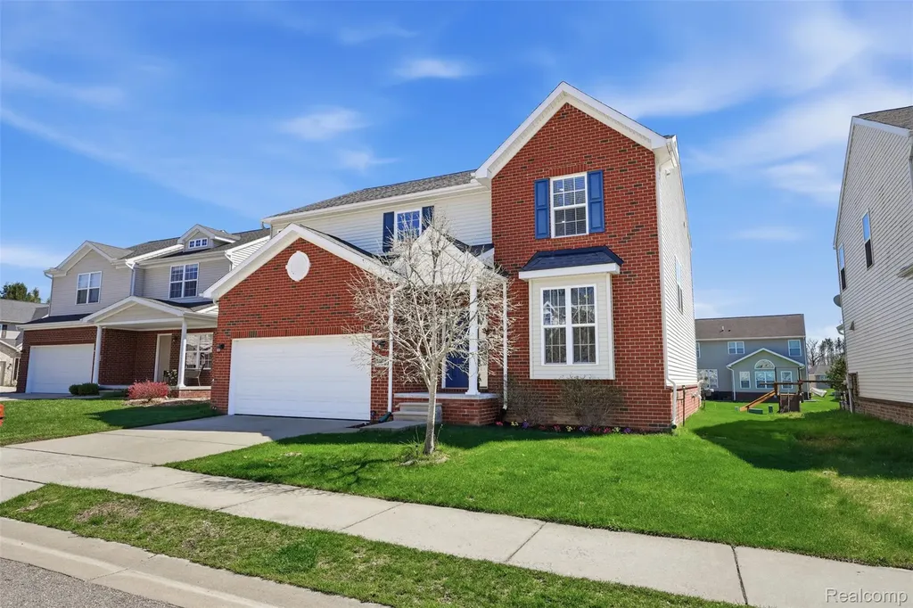 59625 Twin Pines Drive Lyon Charter Township MI 48165