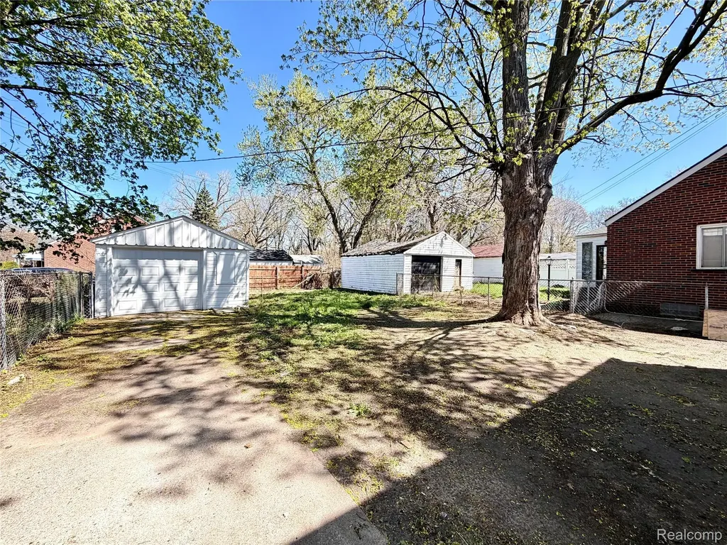7200 W Outer Drive Detroit City MI 48235