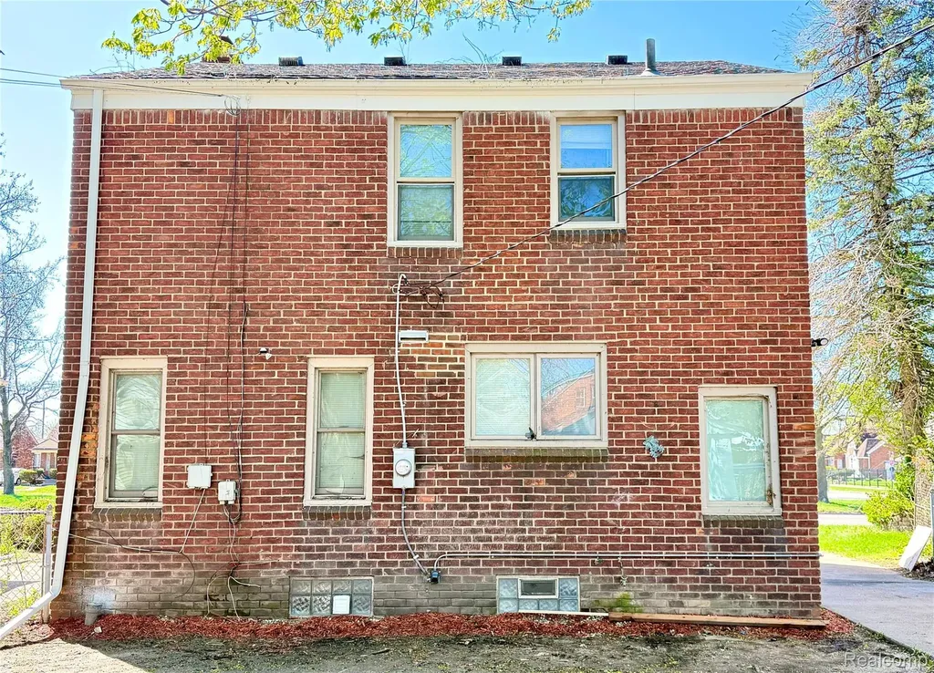 7200 W Outer Drive Detroit City MI 48235
