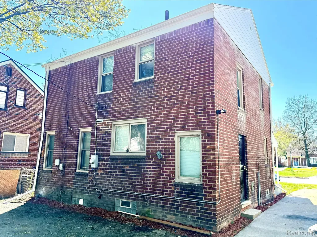 7200 W Outer Drive Detroit City MI 48235