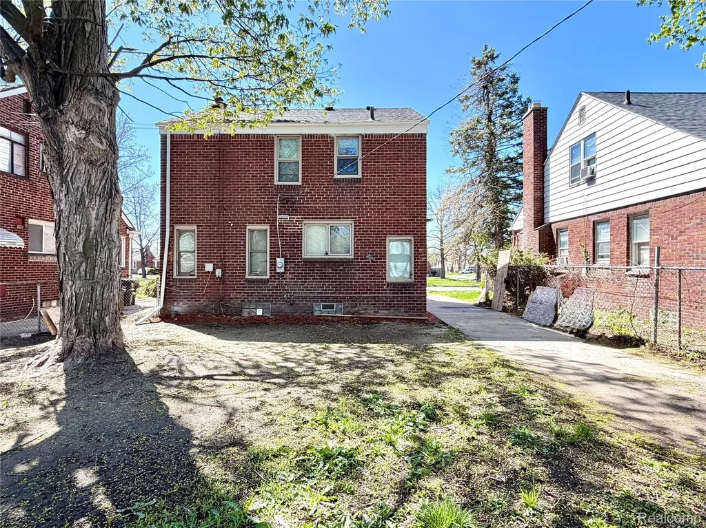 7200 W Outer Drive Detroit City MI 48235