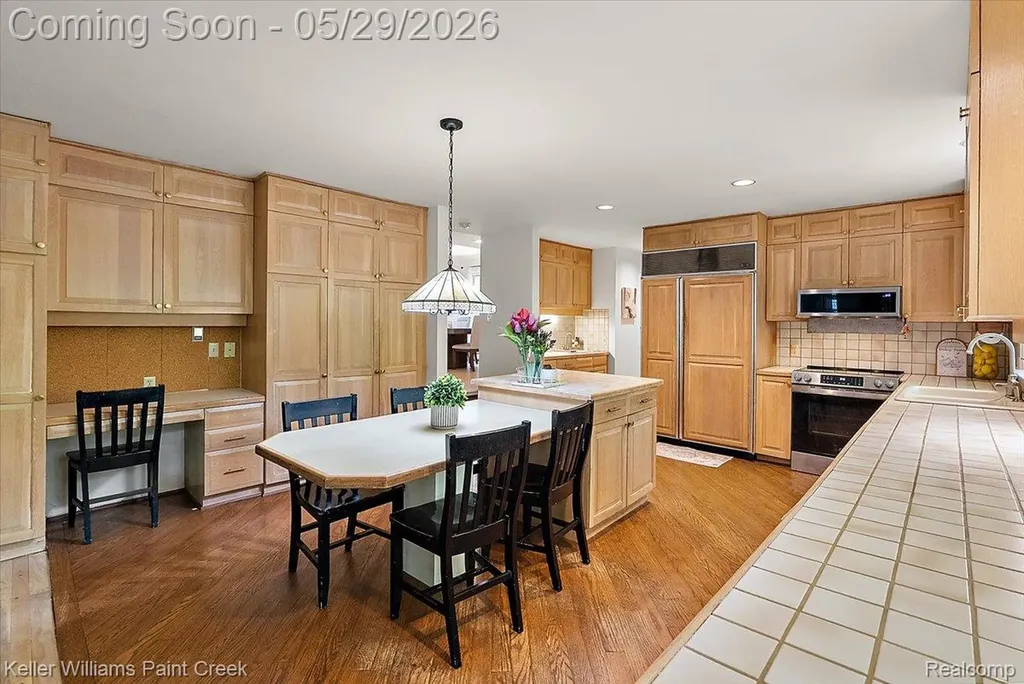 5795 Thorny Ash Road Oakland Charter Township MI 48306