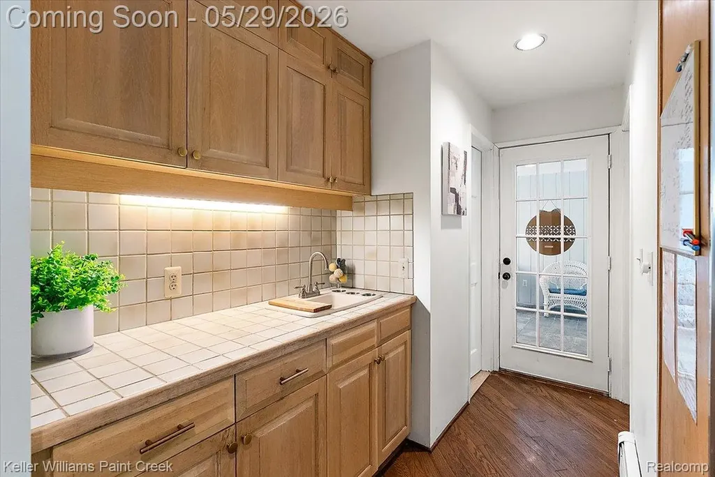 5795 Thorny Ash Road Oakland Charter Township MI 48306